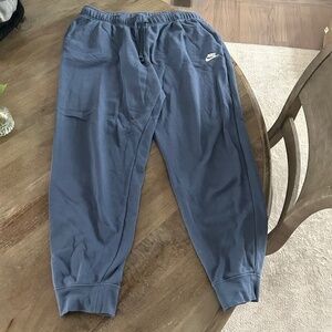 Nike Women's Sportswear Club Fleece Mid-Rise Joggers